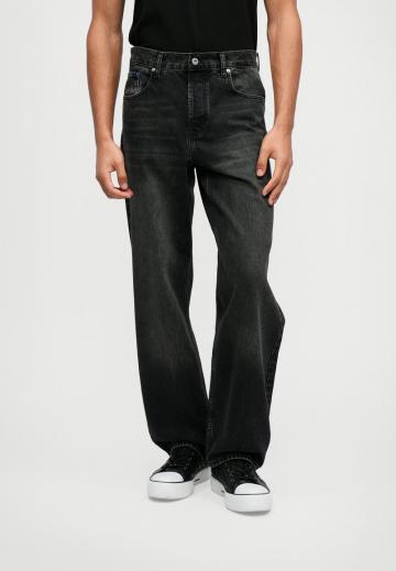 Прямые джинсы