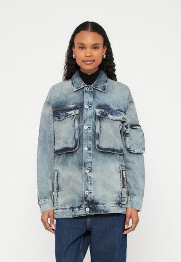 Джинсовая куртка