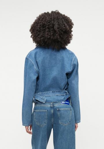 Короткий блейзер