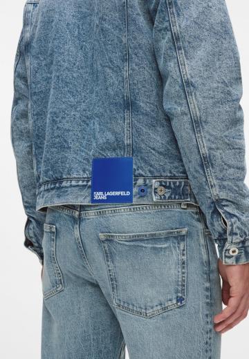 Джинсовая куртка