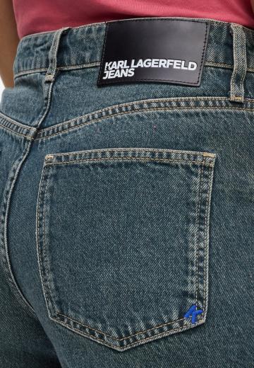 Узкие джинсы