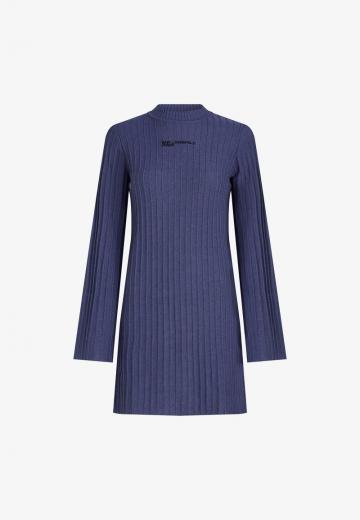 Вязаное платье