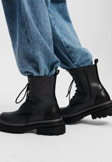 Ботинки на шнуровке