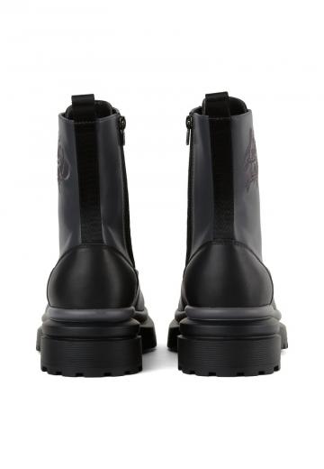 Ботинки на шнуровке