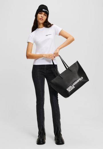 Узкие джинсы