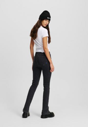 Узкие джинсы