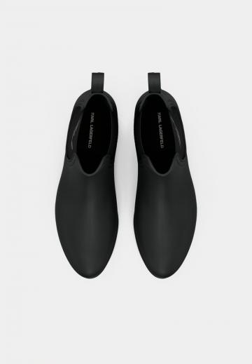 Резиновые сапоги