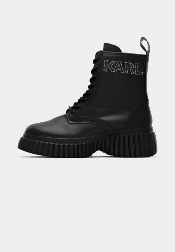 Сапожки на танкетке