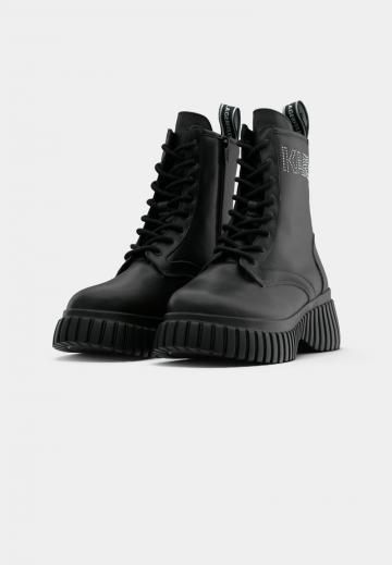 Сапожки на танкетке