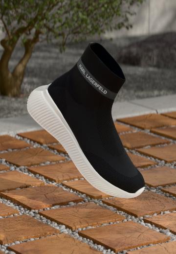 Сапожки на танкетке