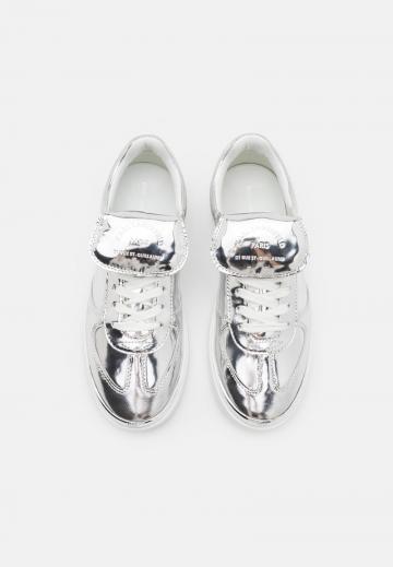 Гандбольные кроссовки