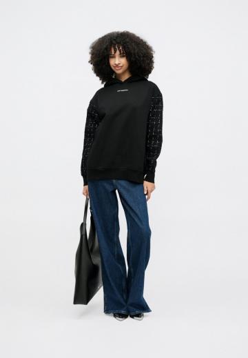 Пуловер с капюшоном