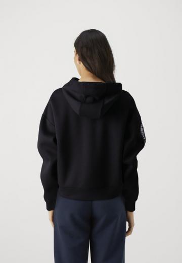 Пуловер с капюшоном