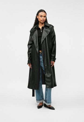Пальто из искусственной кожи