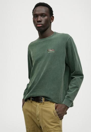 Брюки с накладными карманами