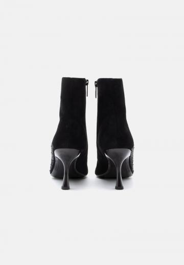 Полусапожки на высоком каблуке