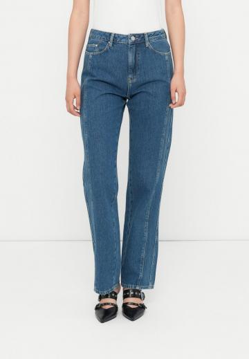 Прямые джинсы