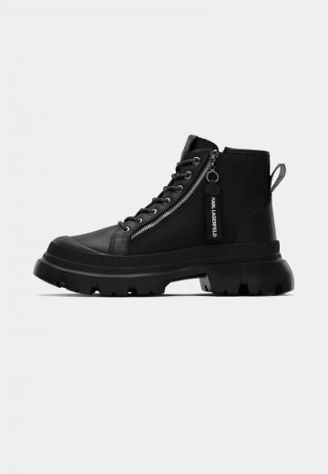 Ботинки на шнуровке