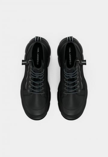 Ботинки на шнуровке