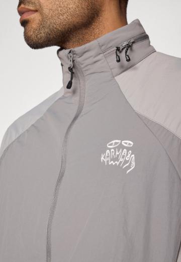 Спортивная куртка