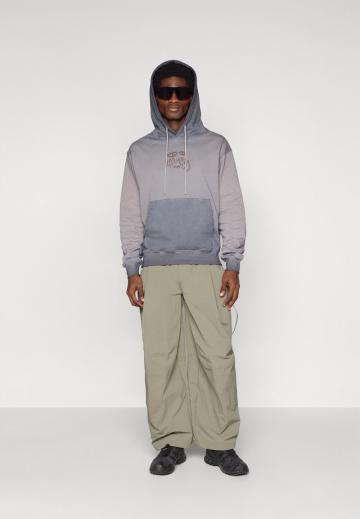 Спортивная кофта