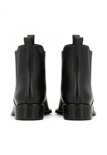 Полусапожки на высоком каблуке