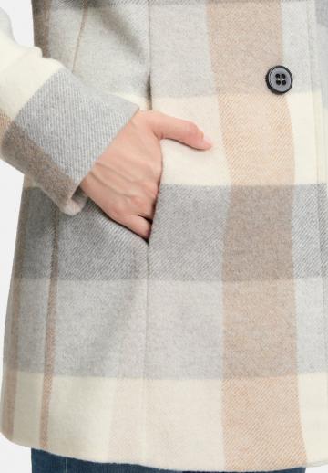 Короткое пальто