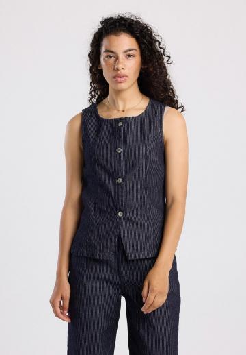 Джинсовая жилетка