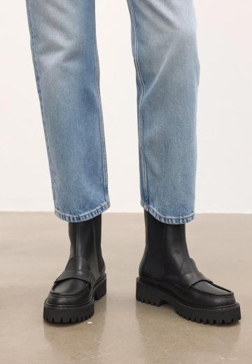 Полусапожки на высоком каблуке