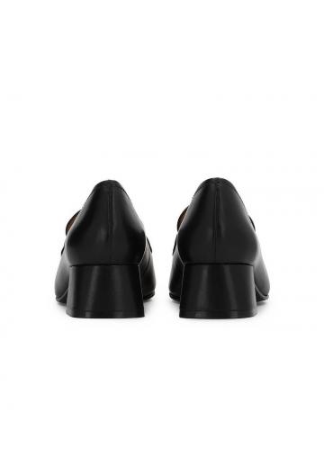 Туфли с высоким носом