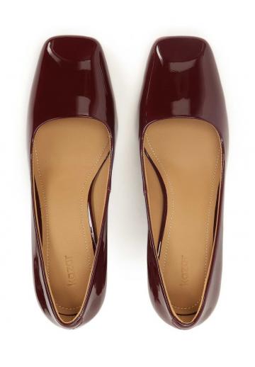 Туфли с высоким носом