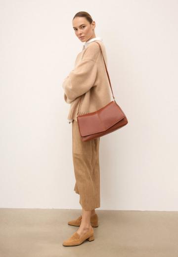 Туфли с высоким носом