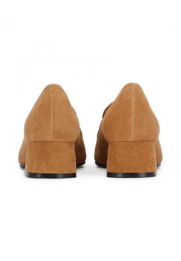 Туфли с высоким носом