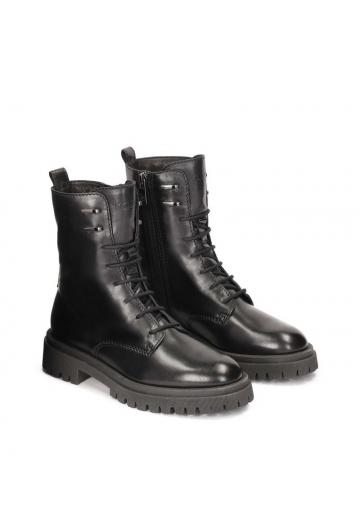 Ботинки на шнуровке