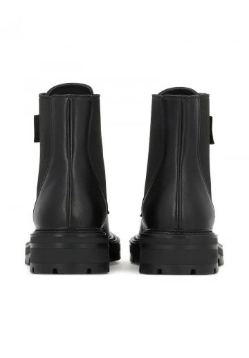 Ботинки на шнуровке