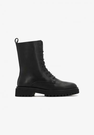 Ботинки на шнуровке