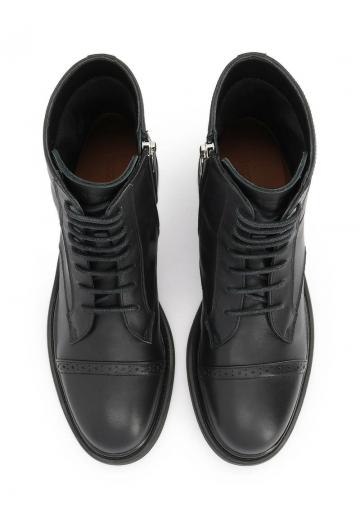 Ботинки на шнуровке