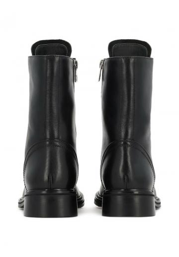 Полусапожки на высоком каблуке