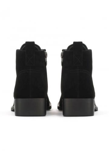 Полусапожки на высоком каблуке