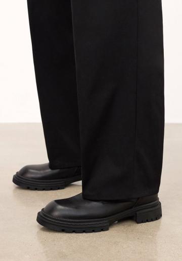 Ботинки на шнуровке