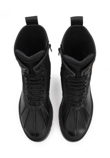Ботинки на шнуровке