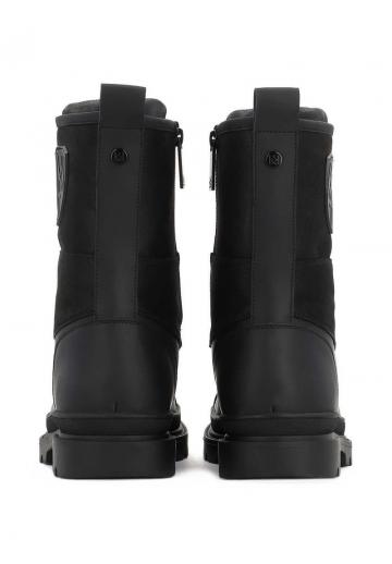 Ботинки на шнуровке