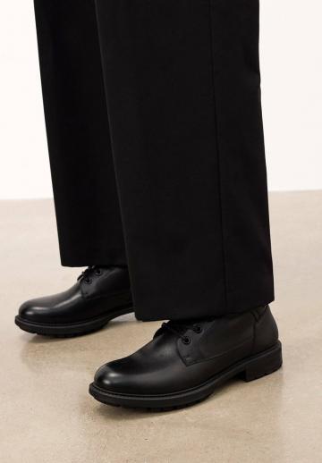 Ботинки на шнуровке