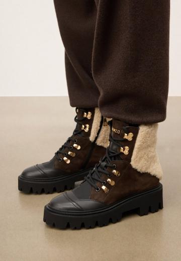 Ботинки на шнуровке