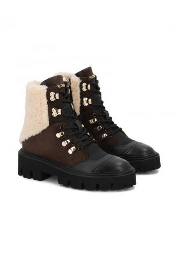 Ботинки на шнуровке