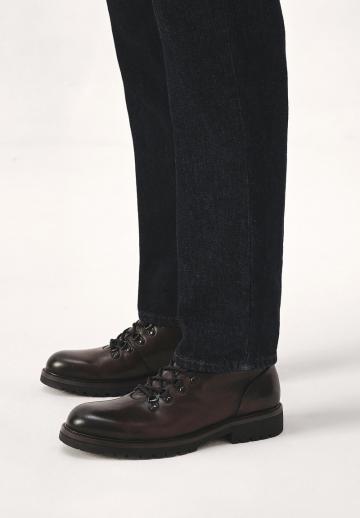 Ботинки на шнуровке