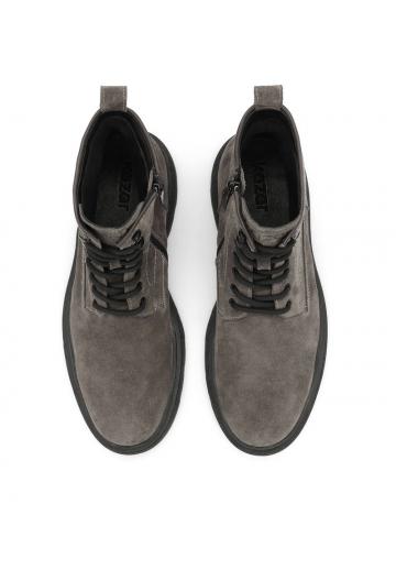 Ботинки на шнуровке