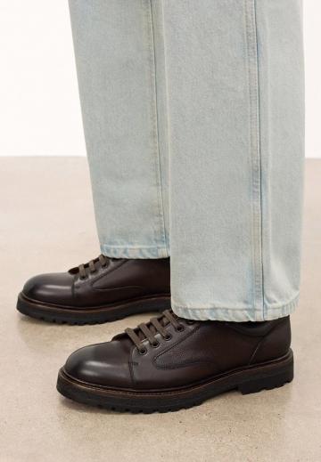 Ботинки на шнуровке