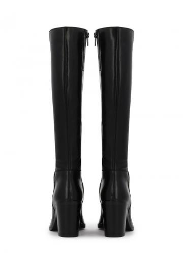 Высокие сапоги