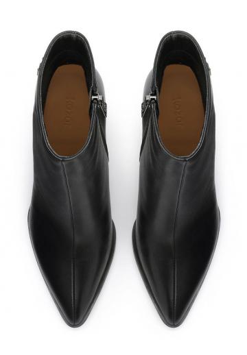 Полусапожки на высоком каблуке